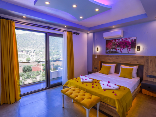  gece  -  Kasım
  | Kaş Bayındır'da Doğa Manzaralı, Korunaklı Muhafazakar Villa